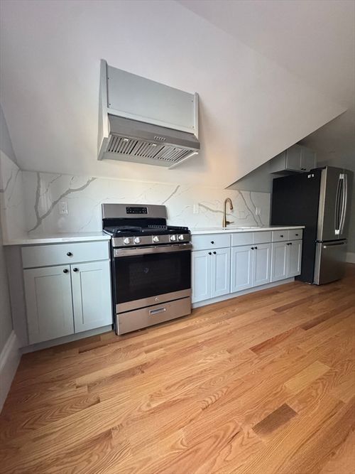 3-18 Austin St, Somerville, MA, 02145-2202 | Card Image