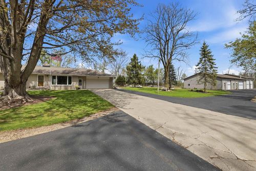 N222 Two Mile Road, Greenville, WI, 54914 | Card Image