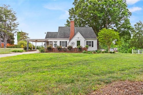 4020 Rockford Rd, Boonville, NC, 27011-8422 | Card Image