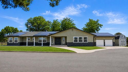 10606 Pioneer Avenue, Oakdale, CA, 95361 | Card Image