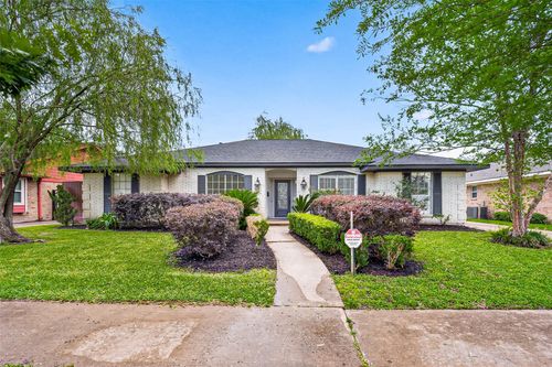 7615 Braesdale Lane, Houston, TX, 77071 | Card Image