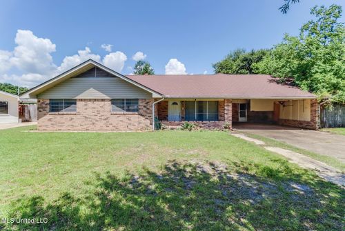 6256 Byron Dr, Ocean Springs, MS, 39564-2604 | Card Image