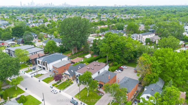 35A Broadview Ave, House attached with 3 bedrooms, 5 bathrooms and 2 parking in Mississauga ON | Image 39