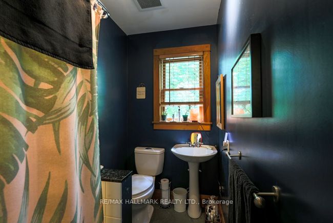 219 Kingston Rd, House attached with 3 bedrooms, 2 bathrooms and 2 parking in Toronto ON | Image 13