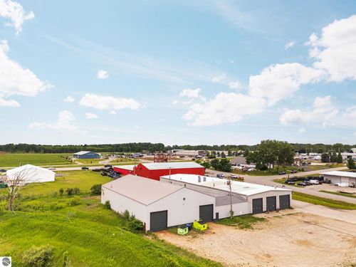 3945 Blue Star Drive, Traverse City, MI, 49685 | Card Image