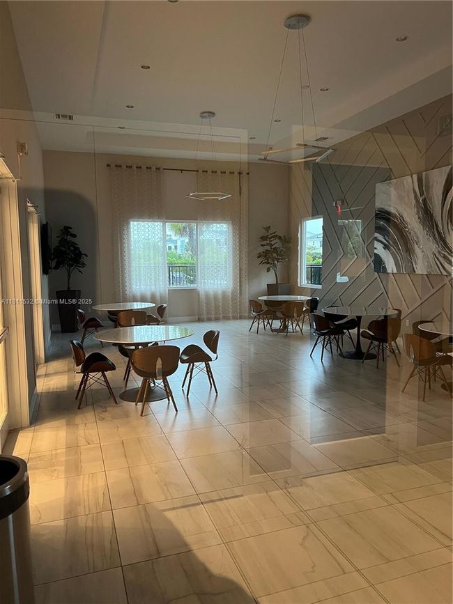 495 Ne 5 Th Way, Townhouse with 3 bedrooms, 3 bathrooms and null parking in Florida City FL | Image 18