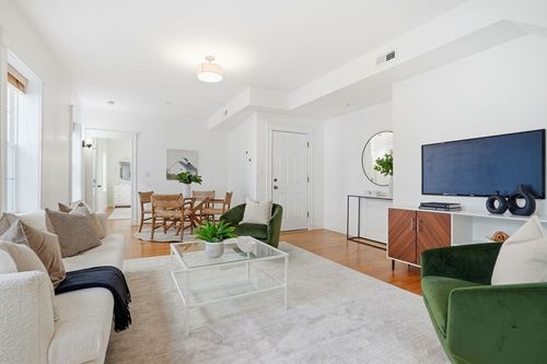 apt-3-174-172 Auburn St, Cambridge, MA, 02139-3950 | Card Image