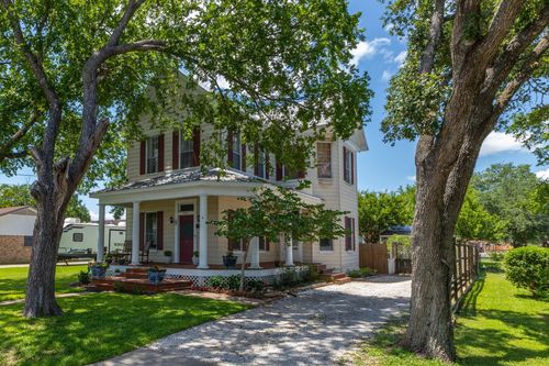 515 Wolf St, Schulenburg, TX, 78956-1548 | Card Image