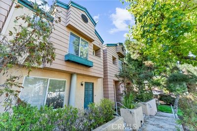 102 - Figueroa Street, Condo with 2 bedrooms, 2 bathrooms and 2 parking in Carson CA | Image 1