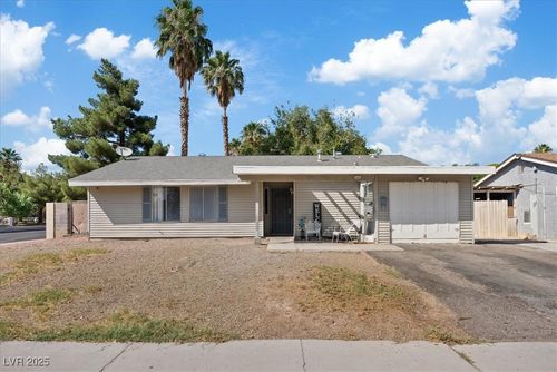 348 Century Dr, Las Vegas, NV, 89110-3253 | Card Image