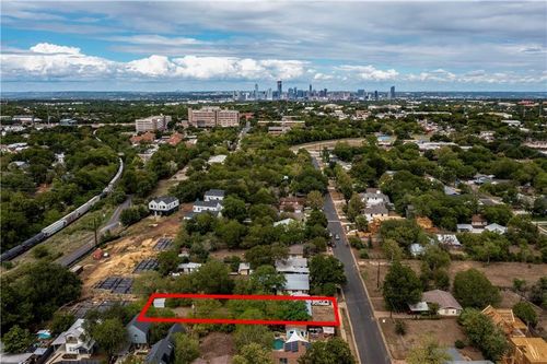 4524 S 3rd St, Austin, TX, 78745-1968 | Card Image