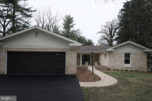 765 Witmer Rd, YORK, PA, 17402-9371 | Card Image