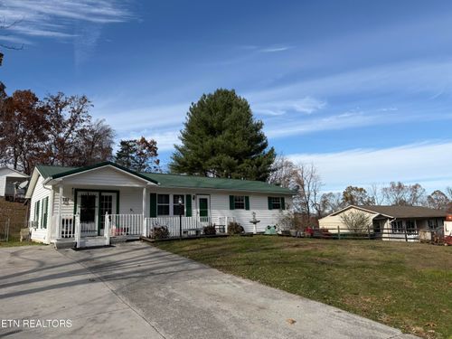 310 Hollifield Dr, Jacksboro, TN, 37757-3617 | Card Image