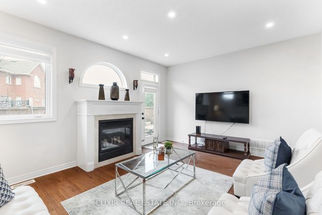 397 Burloak Dr, House other with 3 bedrooms, 3 bathrooms and 2 parking in Oakville ON | Image 16