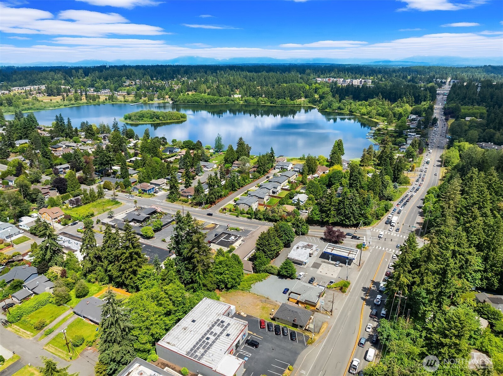 7629 Lake Ballinger Way, Edmonds, WA 98026