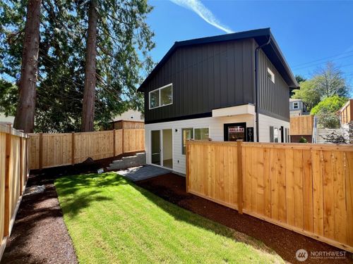 b-9015 Dibble Ave Nw, Seattle, WA, 98117-3208 | Card Image