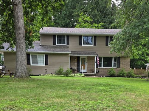 8124 Thornhurst Dr, North Royalton, OH, 44133-2056 | Card Image
