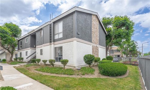 c-2803 S Fairview St, Santa Ana, CA, 92704-5952 | Card Image
