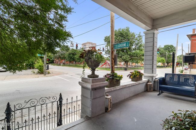 1101 S 1 St St, House other with 3 bedrooms, 2 bathrooms and null parking in Louisville KY | Image 4