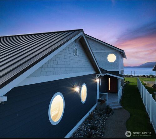 11295 Blue Heron Rd, Bow, WA, 98232-9322 | Card Image