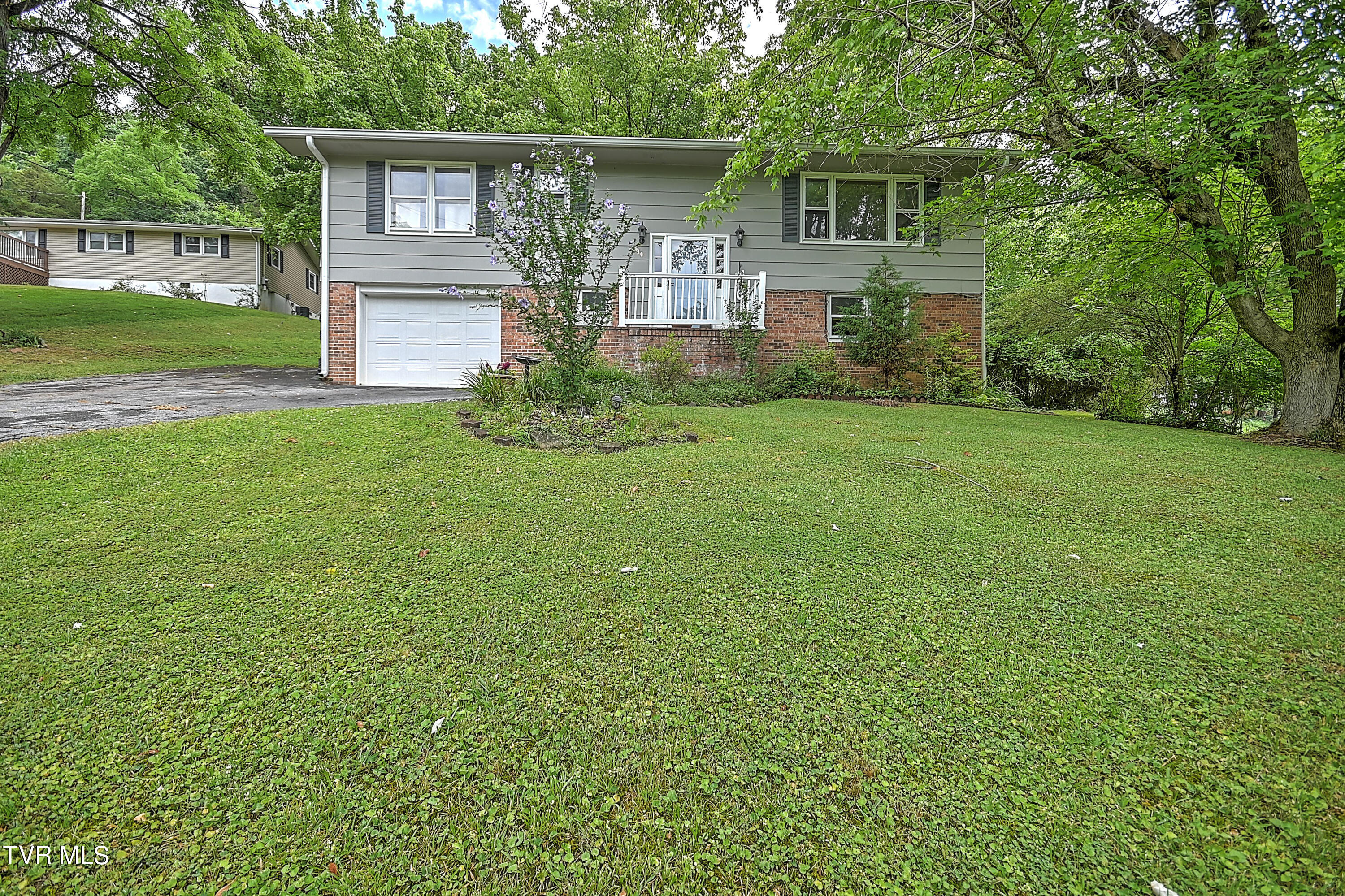 Blue Bonnet Dr, Bristol, TN 37620