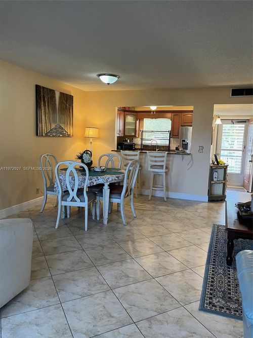 218-752 Lori Dr, Palm Springs, FL, 33461-1294 | Card Image