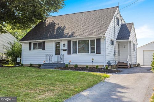 69 Charles Bossert Dr, BORDENTOWN, NJ, 08505-2750 | Card Image