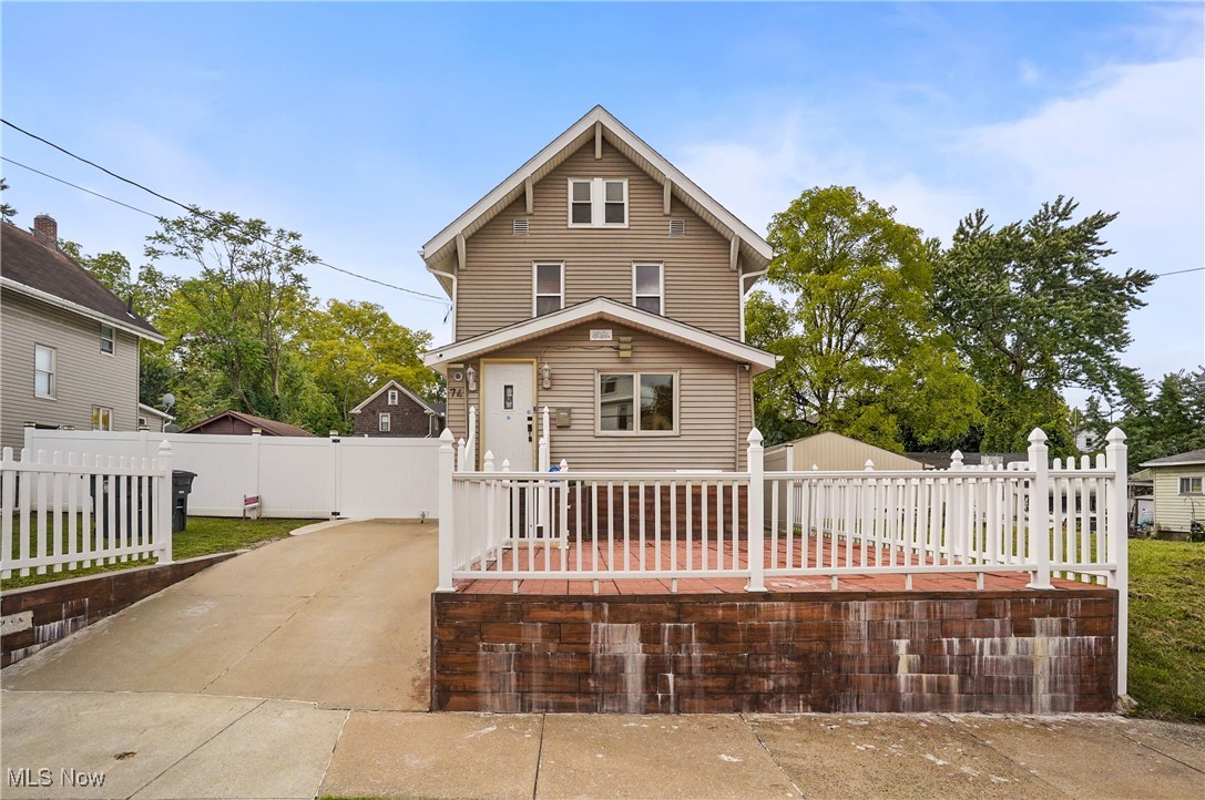 Jewett St, Akron, OH 44305
