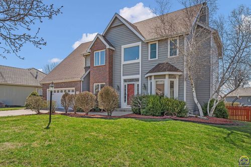2009 Carmel Dr, Lawrence, KS, 66047-1867 | Card Image