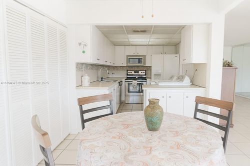 2-1300 Sw 122nd Ave, Miami, FL, 33184-2883 | Card Image
