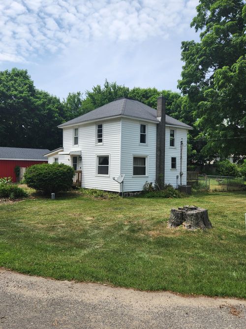 222 Scribner St, Delton, MI, 49046-7521 | Card Image