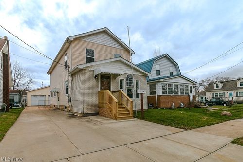 504 7th St, Fairport Harbor, OH, 44077-5620 | Card Image