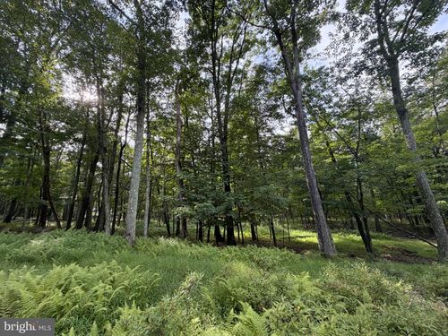 404 Davos Cir, Zion Grove, PA, 17985-9318 | Card Image