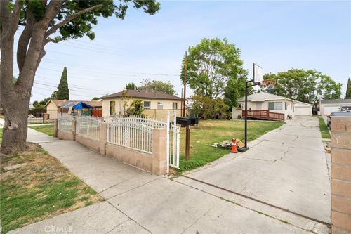 1009 E Peck St, Compton, CA, 90221-1524 | Card Image