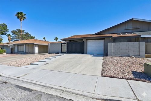 7005 Grassy Knoll St, Las Vegas, NV, 89147-4471 | Card Image