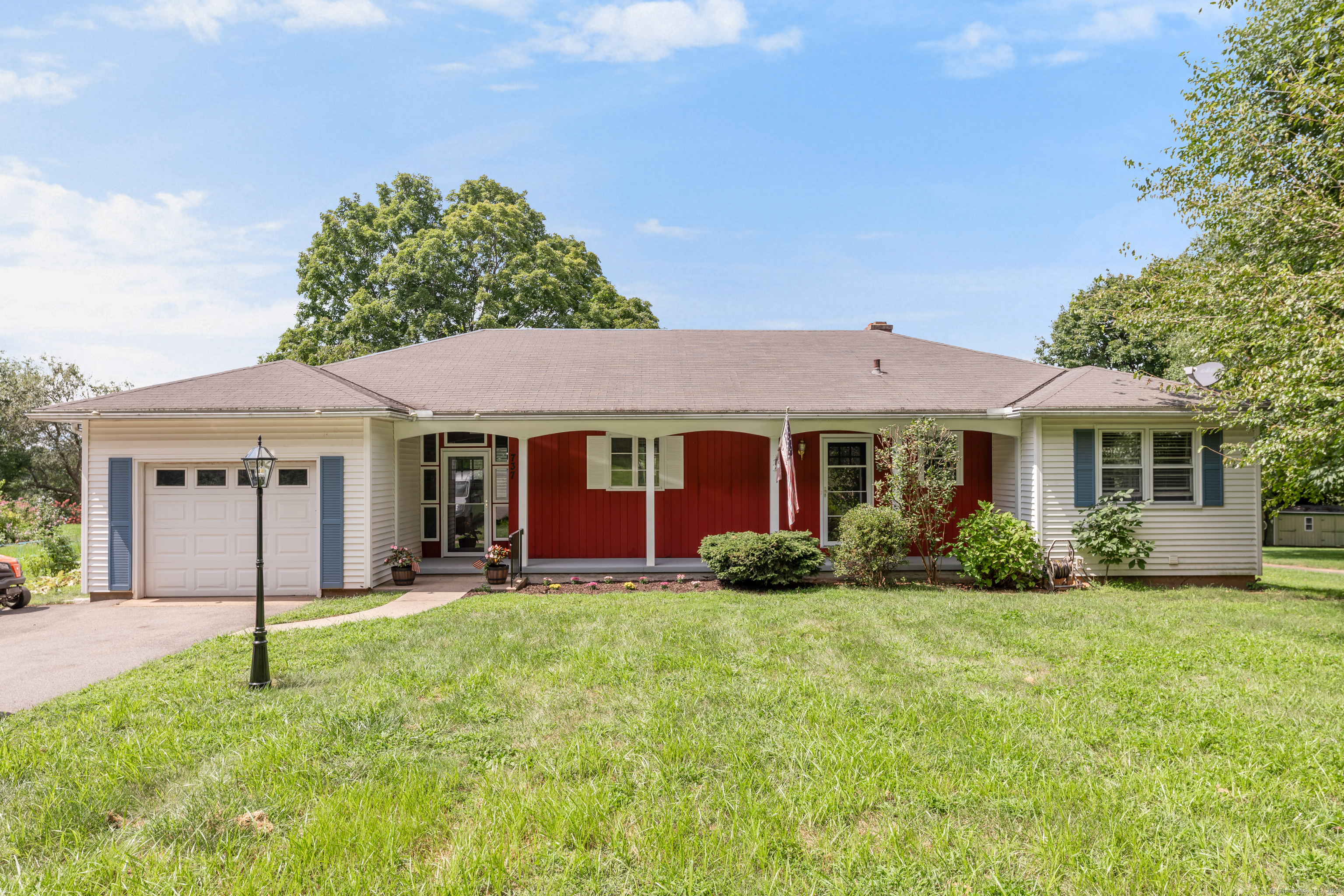 Yale Ave, Meriden, CT 06450
