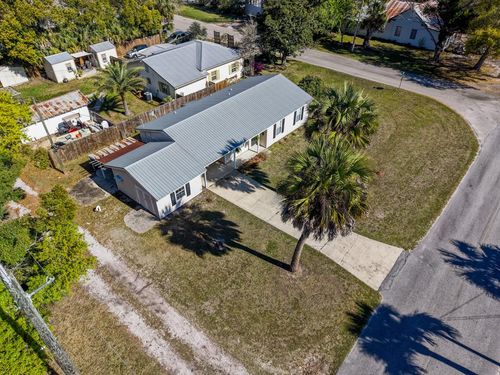 141 Ave D, Apalachicola, FL, 32320 | Card Image