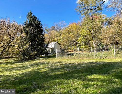 189 Piedmont Orchard Rd, LINDEN, VA, 22642-6727 | Card Image