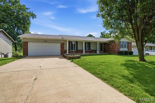 414 Marie Ln, Manchester, MO, 63011-3905 | Card Image