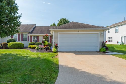 5308 Chaucer Dr, Medina, OH, 44256-7060 | Card Image