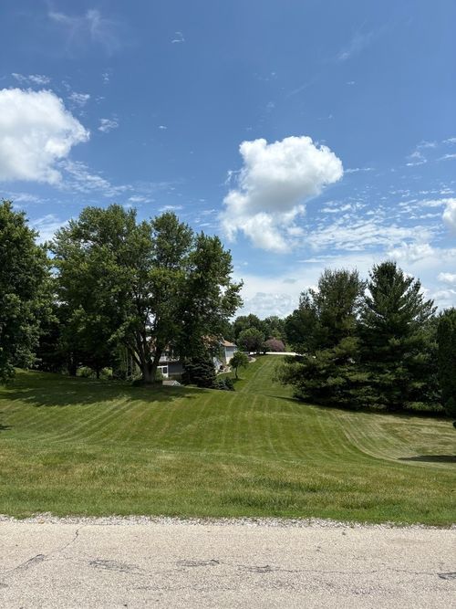 18 Ridgeview Dr, Sherrard, IL, 61281 | Card Image