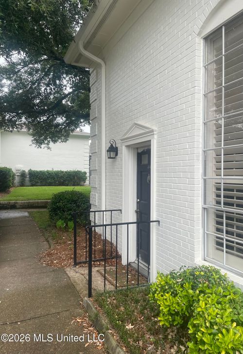 j4-5025 Wayneland Dr, Jackson, MS, 39211-4435 | Card Image