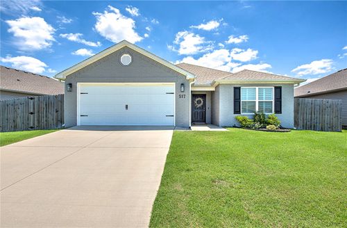 517 Woodcreek St, Lowell, AR, 72745 | Card Image