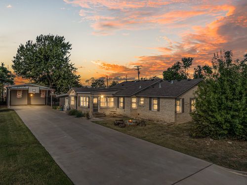 1500 W 10th St, Mcgregor, TX, 76657-1929 | Card Image