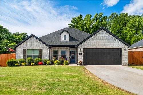 305 W Taverner Xing, Farmington, AR, 72730-6008 | Card Image