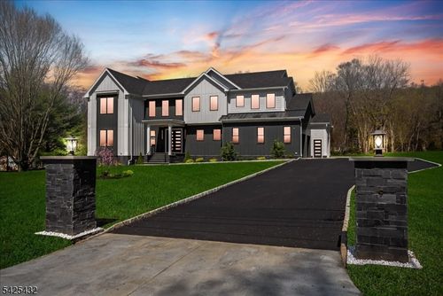 9 Midvale Dr, Warren, NJ, 07059-7031 | Card Image