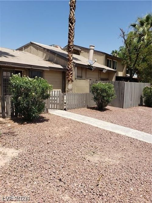 4231 White Sands Ave, Las Vegas, NV, 89121-4805 | Card Image