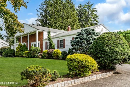 7 Mayflower Dr, Red Bank, NJ, 07701-5110 | Card Image