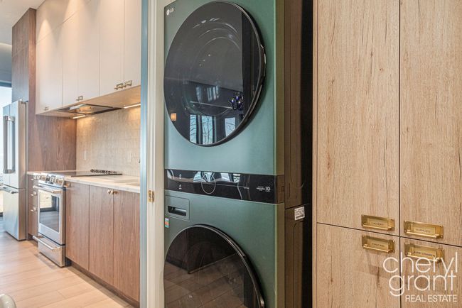 Pantry/Laundry Room | Image 30