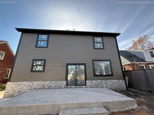 10024 Borgman Ave, Huntington Woods, MI, 48070-1103 | Card Image